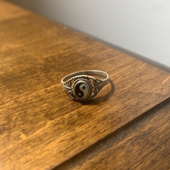 Yin Yang ring - Picture 2 of 3